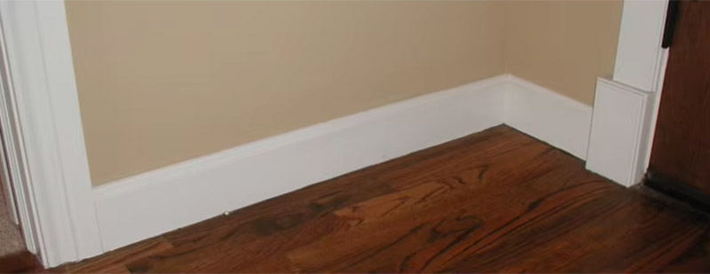 Skirting in a living room