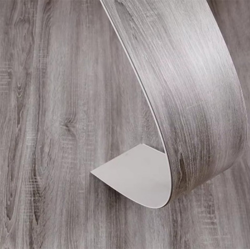 3.5-8mm Glossy SPC Flooring UV coating and wear layer detail
