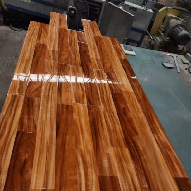 Piano-Lacquer Laminate Flooring